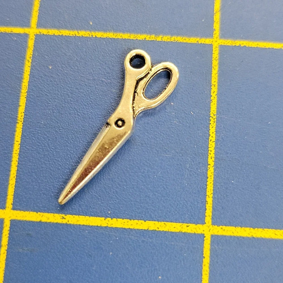 Crafter Faux Silver 1" x 1/8" Scissors Sewing - Picture 1 of 1